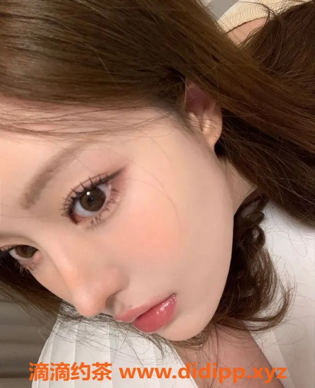 杭州上门服务-新加坡D杯小姐，20岁162cm，激情服务，让你欲罢不能！