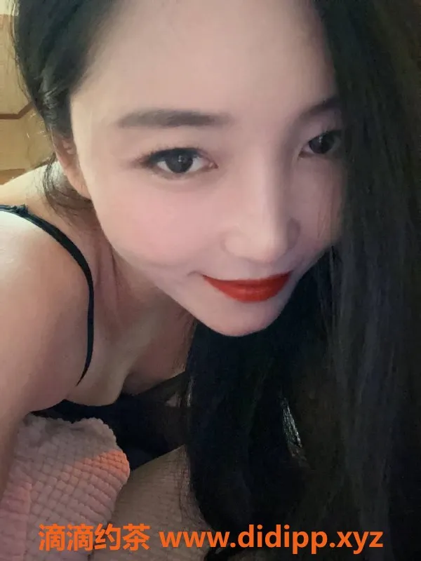 成都楼凤-锦江区小白兔，90分钟无限服务，身材纤细