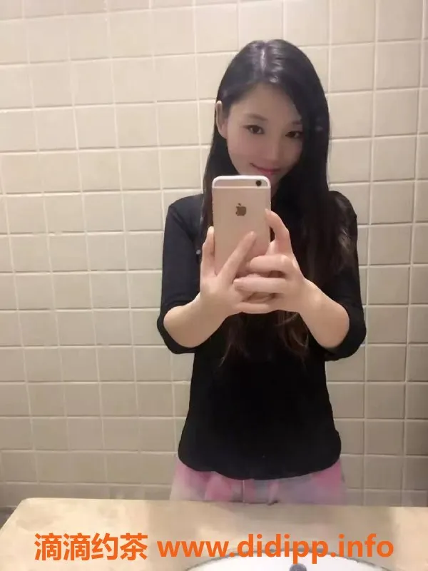 成都楼凤-锦江区小白兔，90分钟无限服务，身材纤细