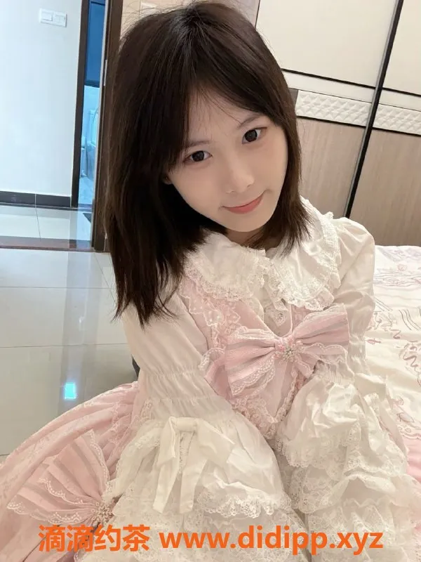 广州楼凤-天河嫩妹美娜，25P体验大长腿舌吻服务