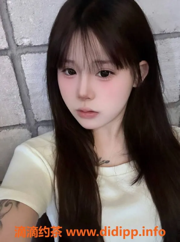 广州楼凤-天河嫩妹余温，800元约会服务