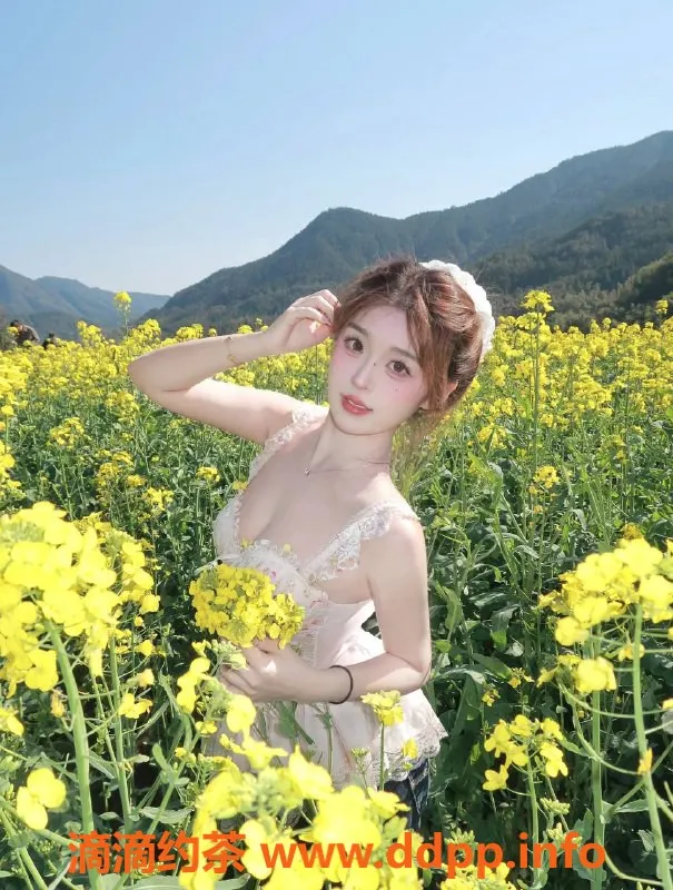 广州楼凤-天河御姐莫莫酱，10P夜课大胸诱惑