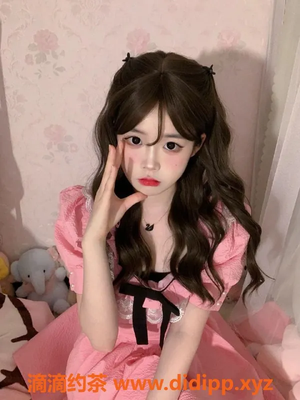 重庆楼凤-重庆回兴高颜小萝莉18岁，165cm温柔服务