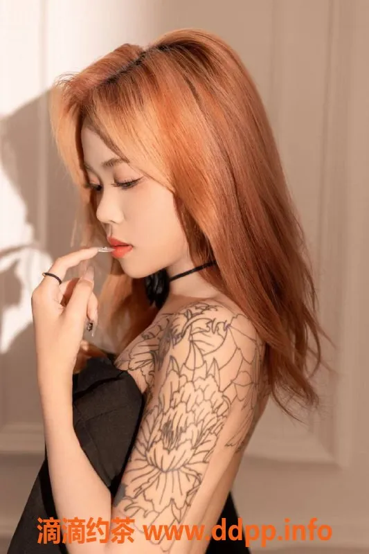 长沙楼凤-雨花区崽崽18岁，160cm，价位600起，火辣服务等你来体验！