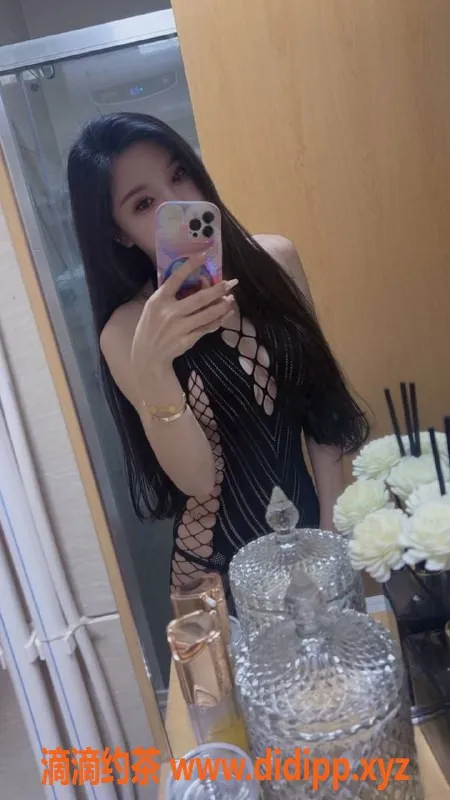 广州楼凤-佛山御姐艳子，超大胸大长腿，6P体验等你来