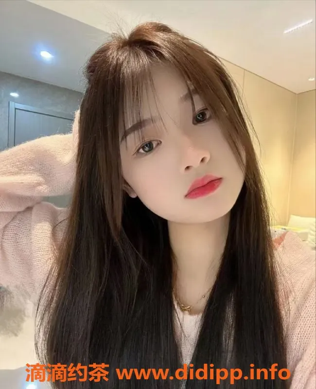 广州楼凤-海珠嫩妹莓莓，23岁167cm，胸围36D，包夜仅1800元！