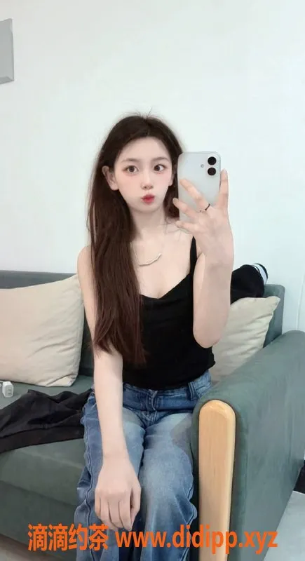 厦门楼凤-湖里万达安安，18岁嫩妹包夜服务