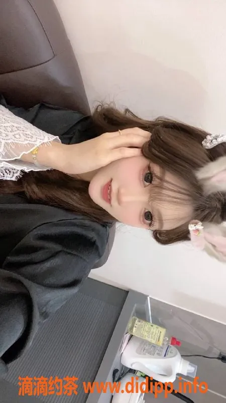 厦门楼凤-湖里五缘湾嫩妹沈佳一，18岁配合超棒