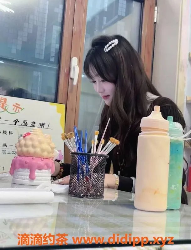 厦门楼凤-湖里五缘湾嫩妹沈佳一，18岁配合超棒