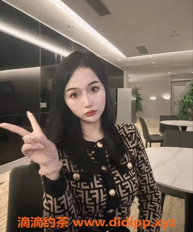 广州楼凤-海珠御姐纯子，价格600，视频验证保证！