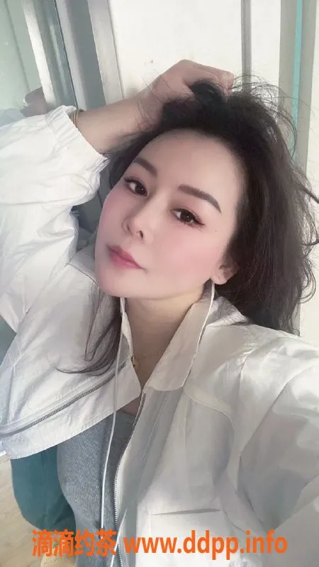 南京楼凤-南京鼓楼区灵宝27岁C+罩杯美女600元服务