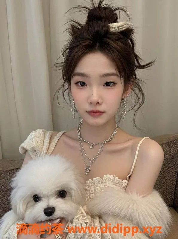 广州楼凤-天河钱多多嫩妹来袭，600元享69舌吻服务！