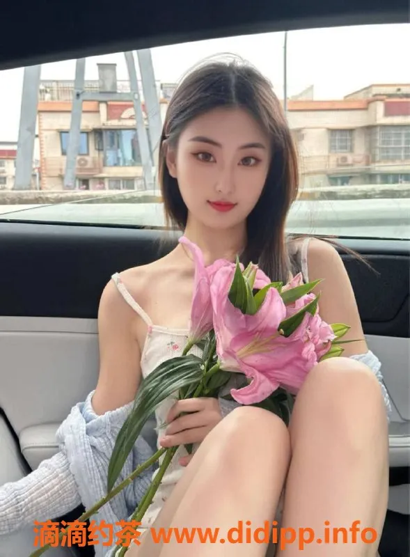 长沙楼凤-雨花区薇薇，165cm，21岁，400元起女友式服务