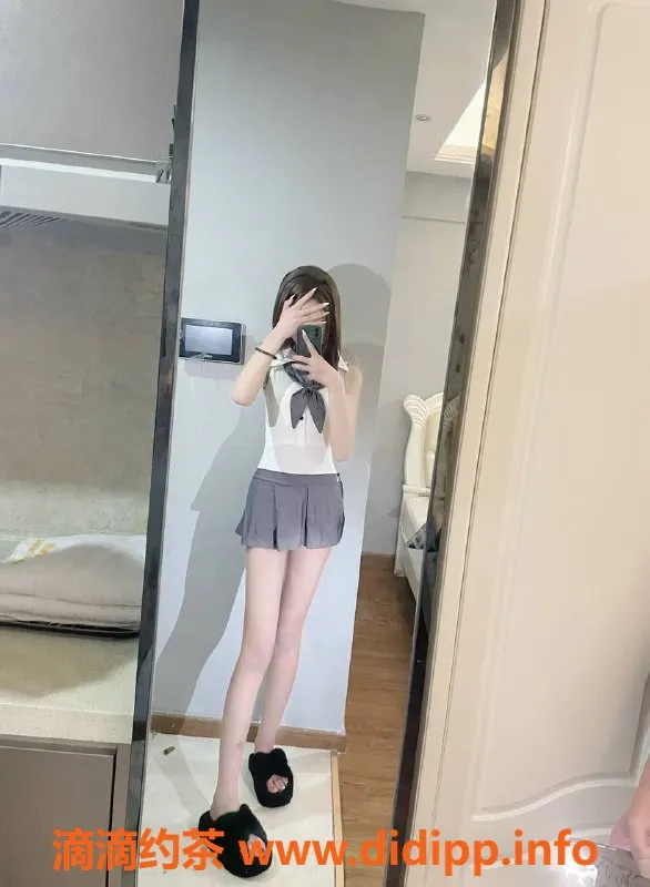 长沙楼凤-雨花区馨馨，19岁170cm，服务仅700起！