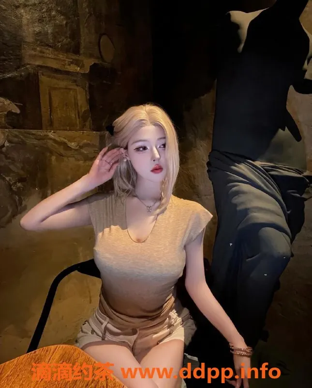 杭州楼凤资源信息,上城高颜值巨乳网红小米，1300p体验