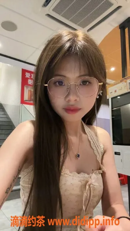 福州楼凤-优质服务！28岁、165cm小姐，胸围90，价格实惠