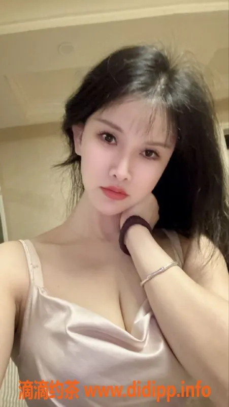 杭州楼凤-上城巨乳少妇姗姗，半套服务超值体验