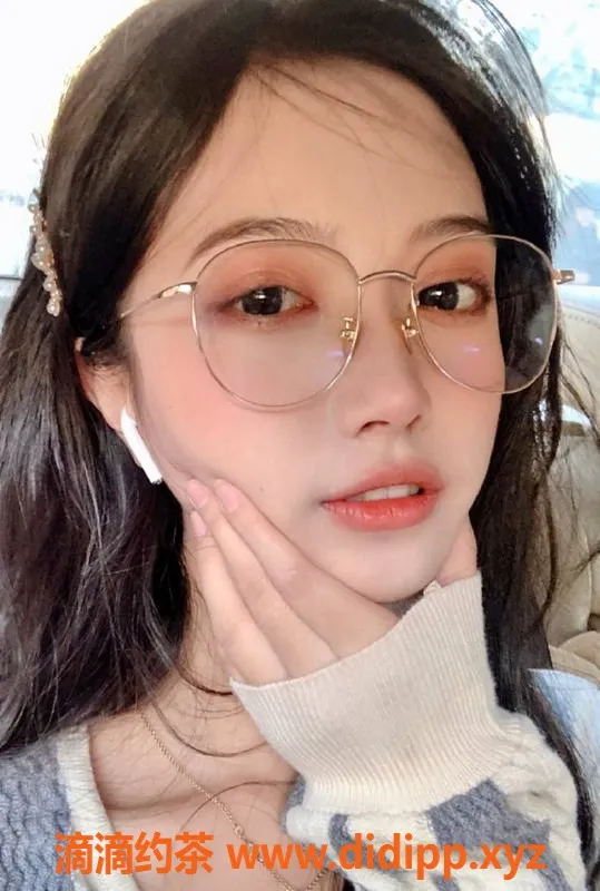 重庆楼凤-重庆如梦嫩妹上门服务，包夜优惠