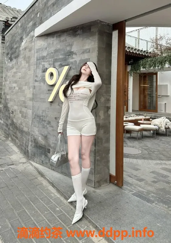 广州楼凤-天河颜可可：16P御姐空姐，舌吻大胸体验