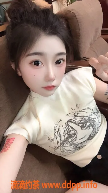 成都楼凤-21岁泡泡妹，160cm匀称身材，热聊限时优惠