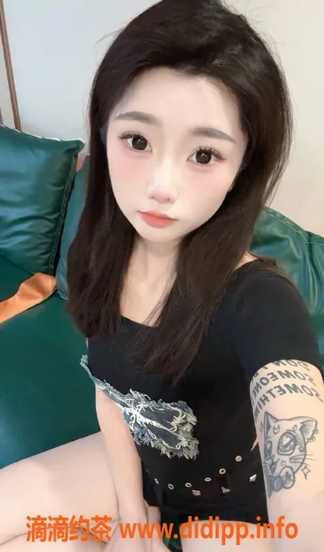 成都楼凤资源信息,21岁泡泡妹，160cm匀称身材，热聊限时优惠