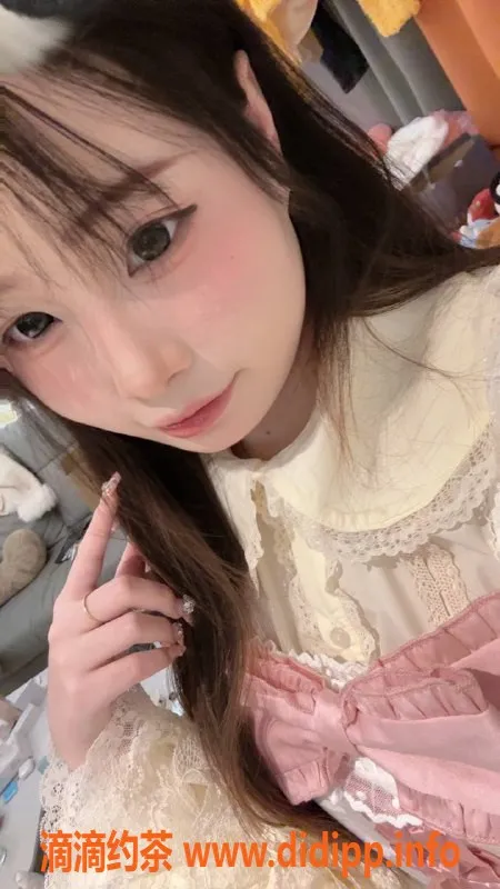 成都楼凤-武侯区高评分嫩妹小佳，700元60分钟服务