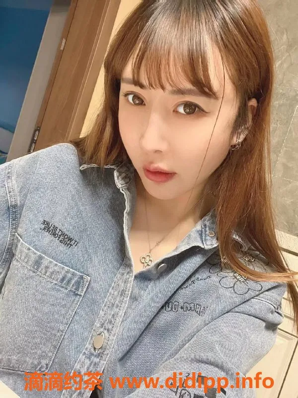 广州楼凤-广州天河小V，800元起，蛇吻服务等你体验