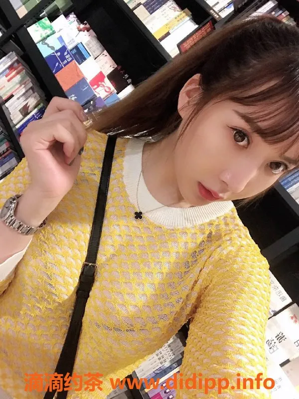 广州楼凤-广州天河小V，800元起，蛇吻服务等你体验