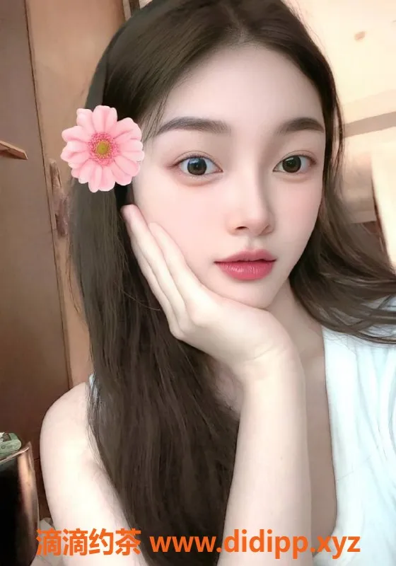 广州楼凤-天河多多御姐，8P鸳鸯浴享受大胸魅力