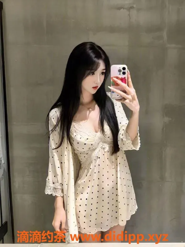 西安楼凤-呆呆 23岁 164cm 热情服务 600元/40分钟