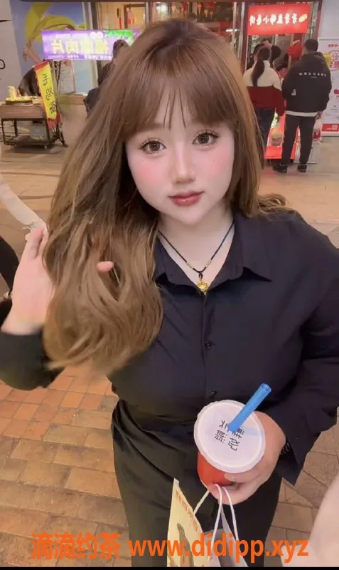 北京楼凤-通州晨晨：26岁，165cm丰满美女，600元服务等你来！