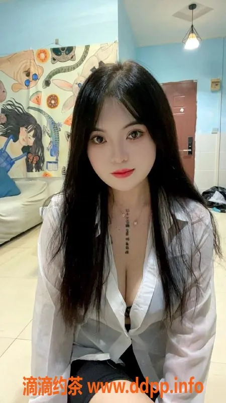 广州楼凤-广州萱萱，160cm 23岁大胸小姐姐，茶水费400起