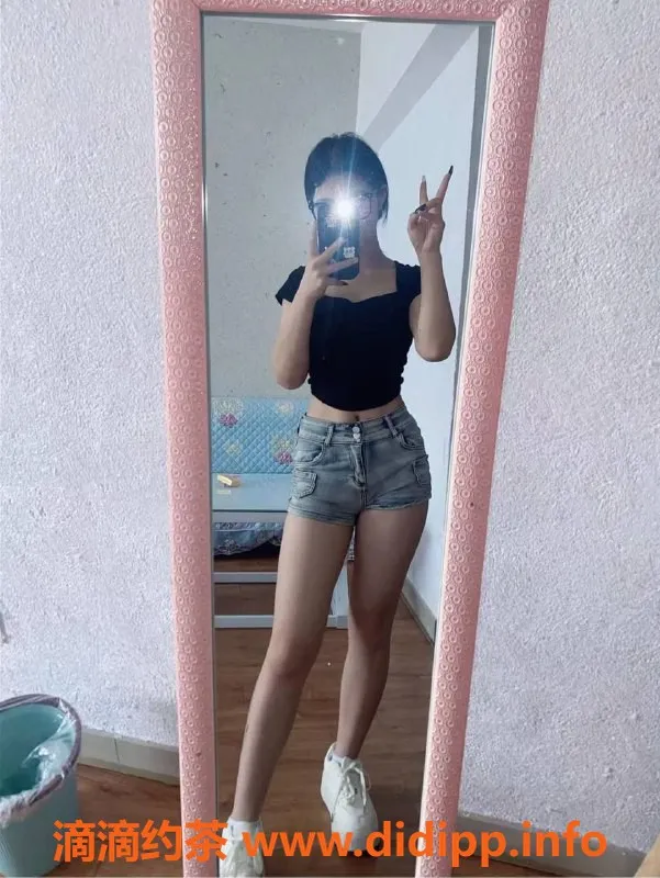 成都楼凤资源信息,成都小兰花 17岁匀称嫩妹 颜值在线包夜2000