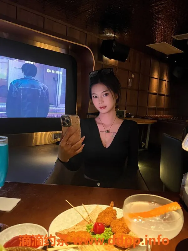 广州楼凤-黄埔嫩妹瑶一瑶，视频验证，600元约一次