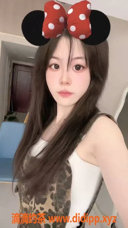 广州楼凤-荔湾御姐萤宝，69p只需700元！