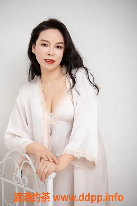 北京楼凤-朝阳二妞，33岁165cm温柔服务，8p起