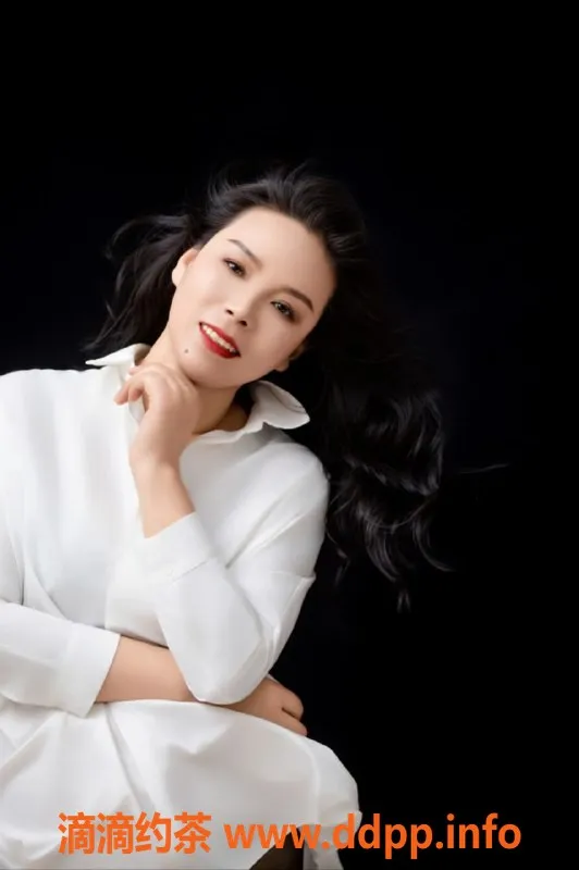 北京楼凤-朝阳二妞，33岁165cm温柔服务，8p起