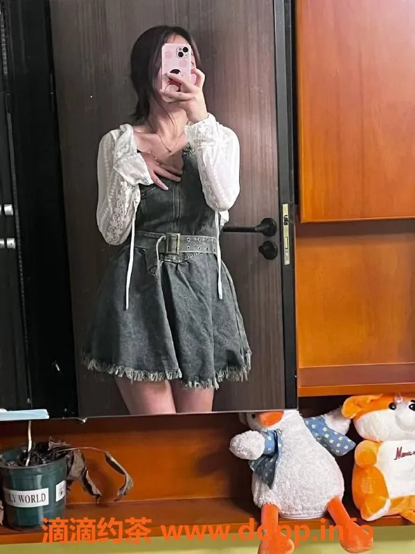 成都楼凤-温江区白兔子，165cm大奶女友感服务