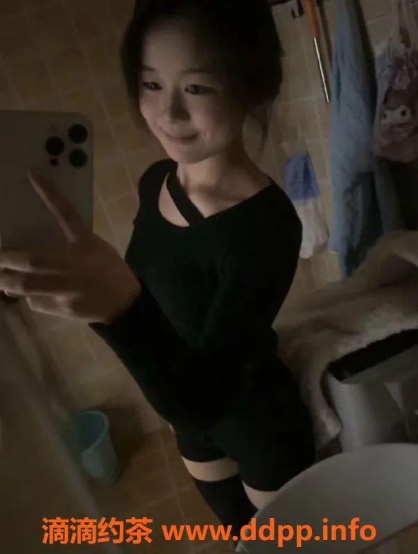 成都楼凤-成华区兰兰，17岁160cm，女友感服务超赞！