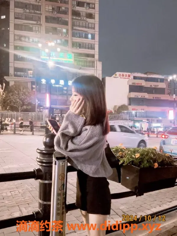 成都楼凤-成华区伊宝，身高165cm，贫乳排骨，服务超赞