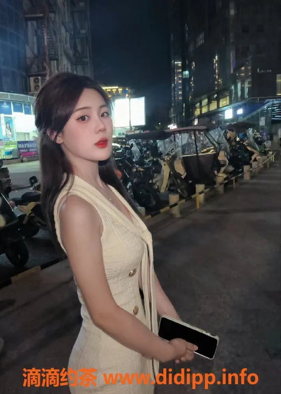 杭州楼凤-温柔体贴的小橘猫，身高158，21岁，包夜4800