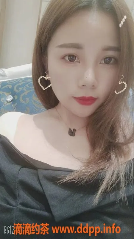 深圳楼凤-龙华区24岁橘子🍊，162cm陪浴、按摩服务等你来体验！