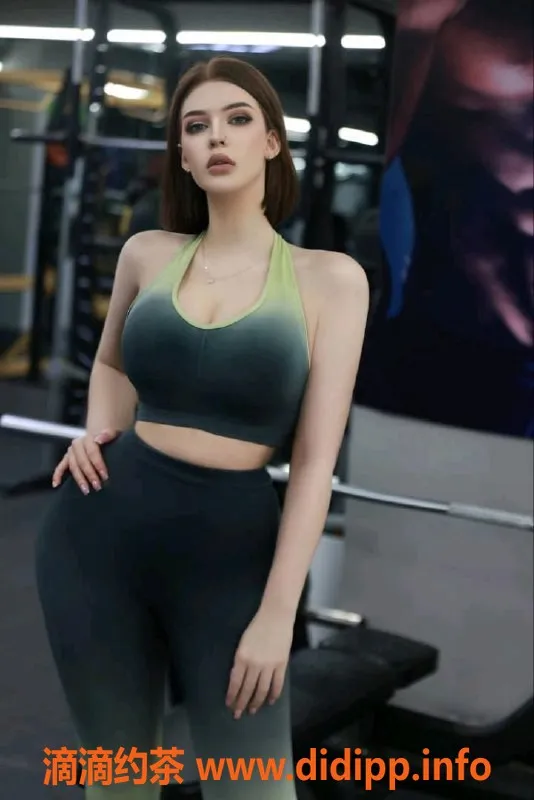 北京楼凤-朝阳双井22岁法国洋酒，181cm F罩杯，2200元服务