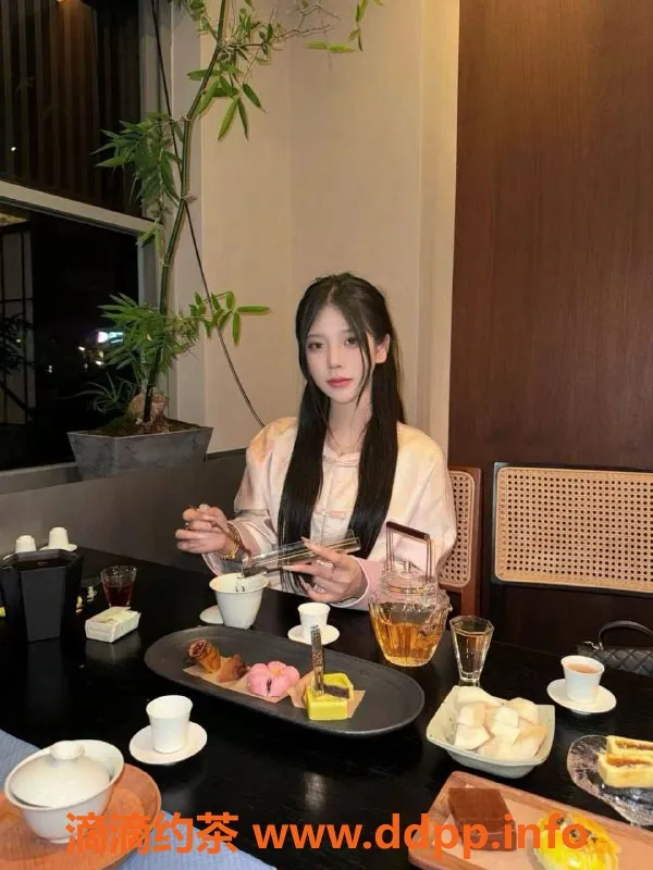 上海楼凤-普陀李媛媛，20岁34C，165cm，陪浴调情