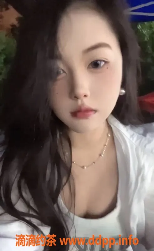 上海楼凤资源信息,闵行宝宝，17岁168cm，口交制服服务，全网最低价！