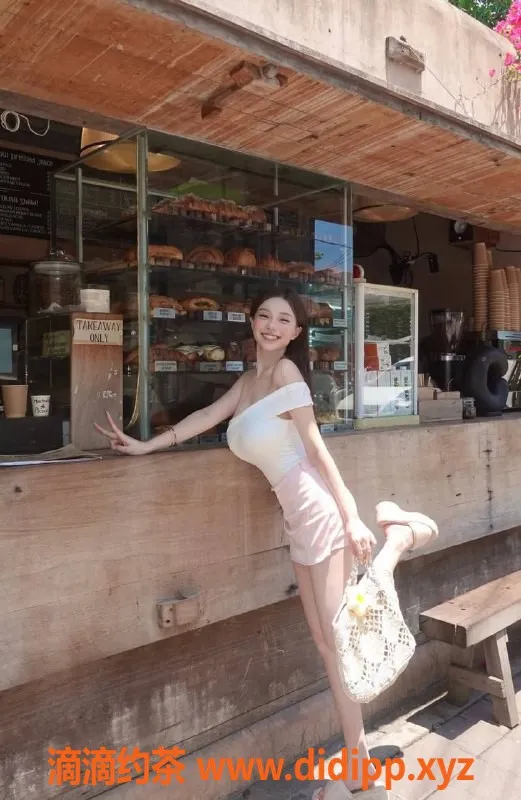 杭州上门服务-滨江18岁D杯美女，身高164，服务多样