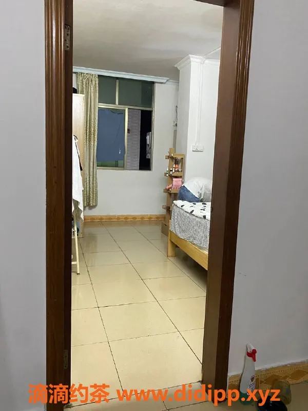 东莞楼凤资源信息,陈师傅搞卫生，服务周到，联系电话13544606414