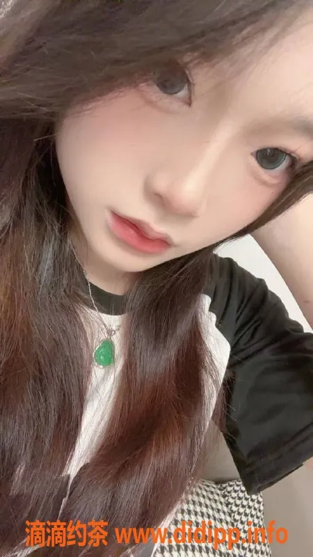 广州楼凤-番禺嫩妹小艺，700元超值体验