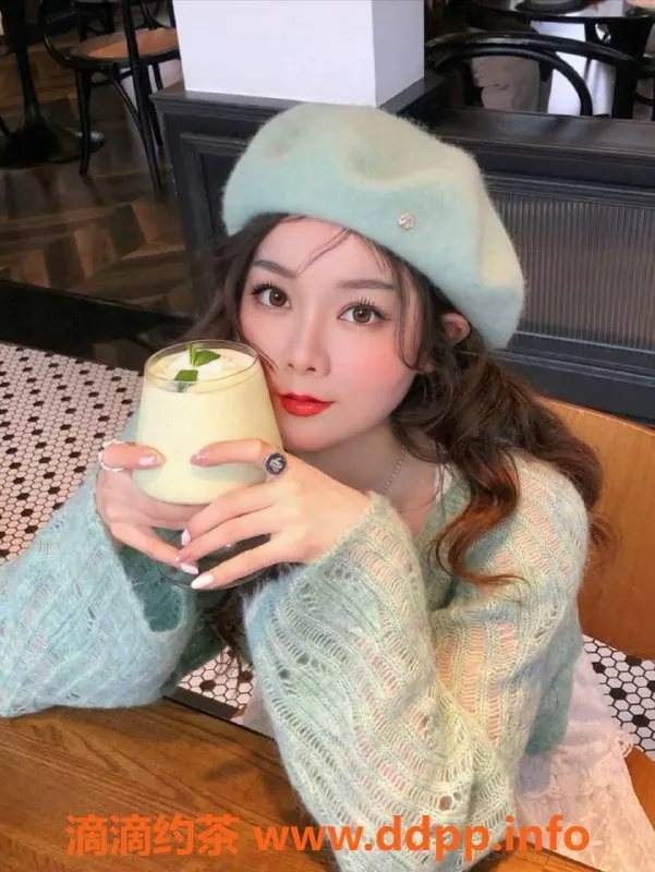 成都楼凤-高新区少妇酱紫，身材壯實，服务好