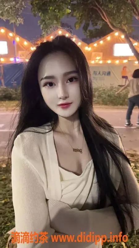 广州楼凤资源信息,佛山优优，800起蛇吻服务，绝对值得体验！